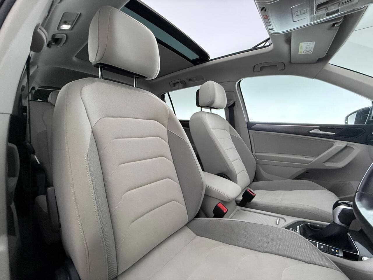 Volkswagen Tiguan Allspace thumbnail Seat Driver