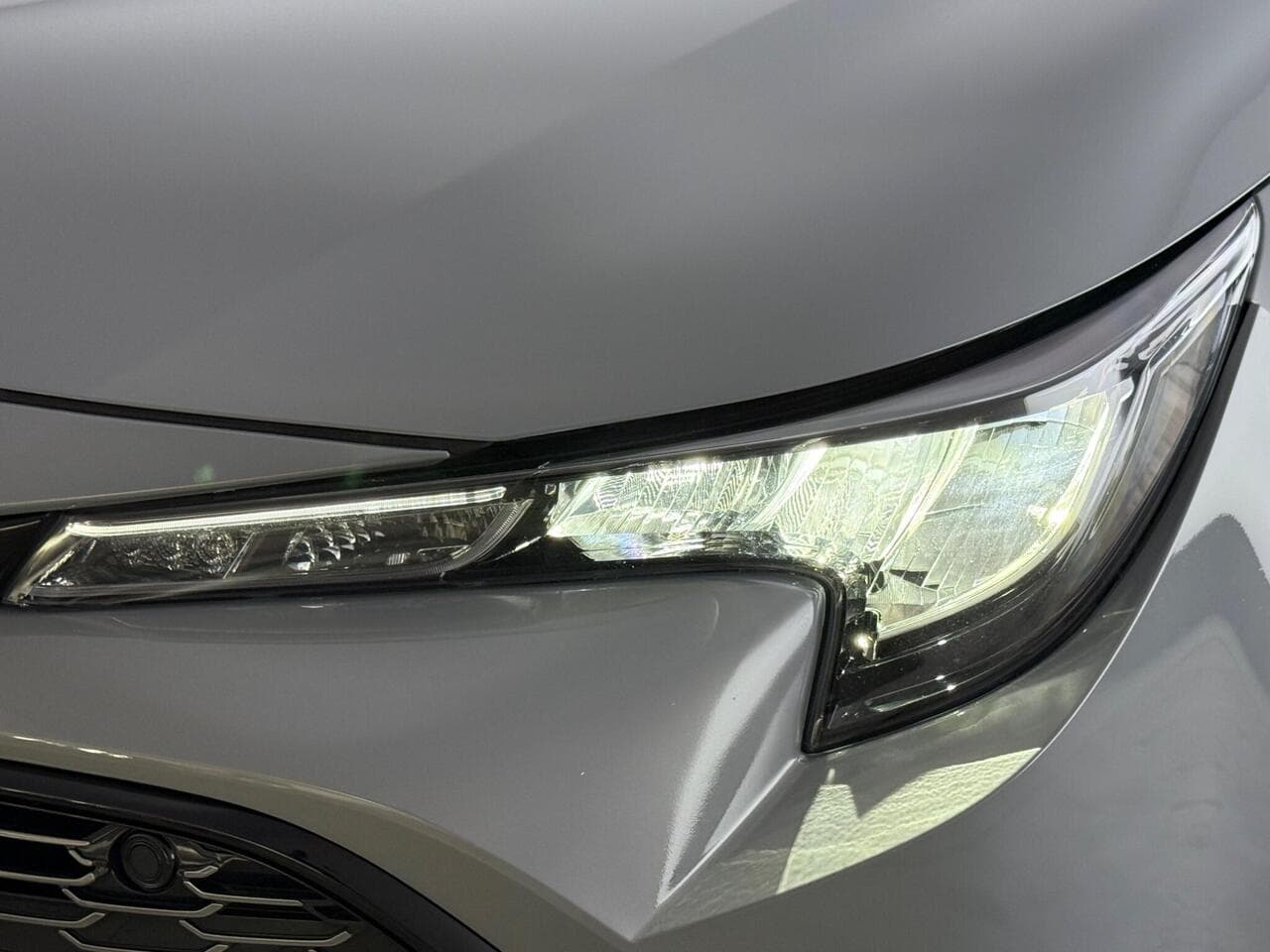 Toyota Corolla thumbnail Lights Front
