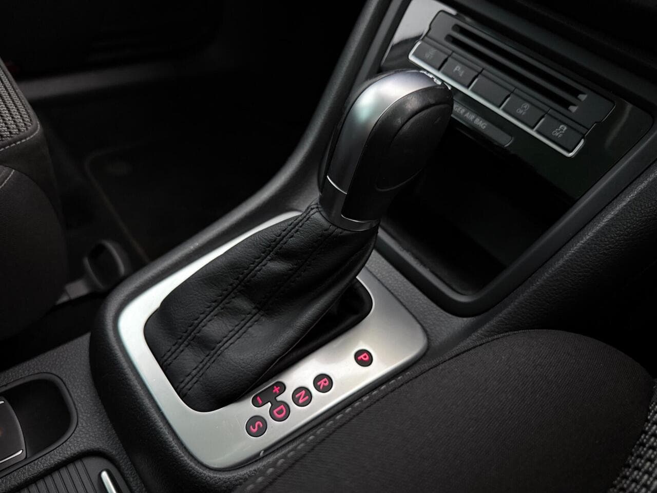 Volkswagen Sharan thumbnail Interior Front