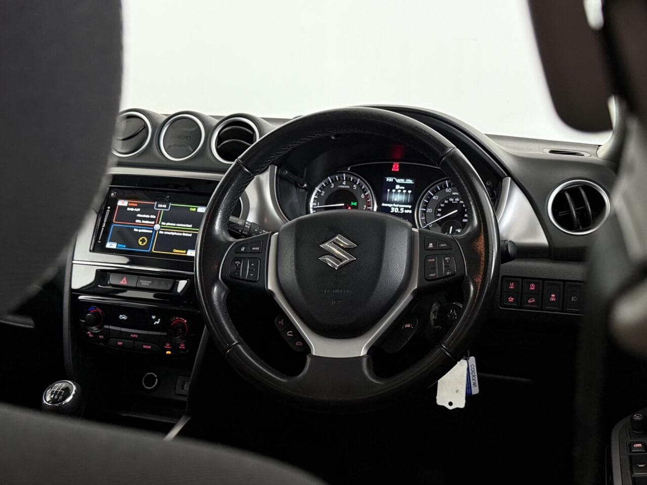 Suzuki Vitara thumbnail Steering Wheel