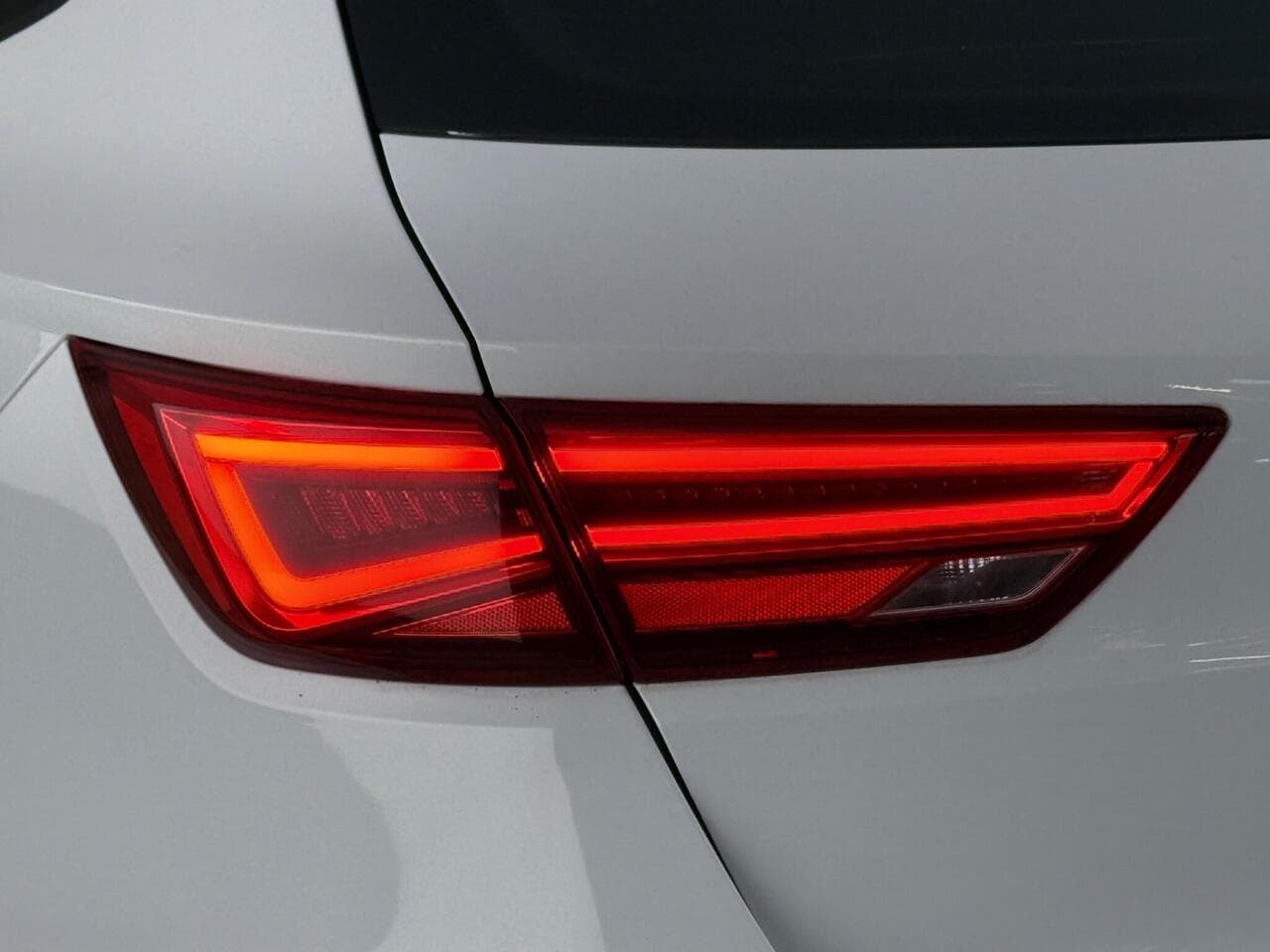 SEAT Leon thumbnail Lights Rear