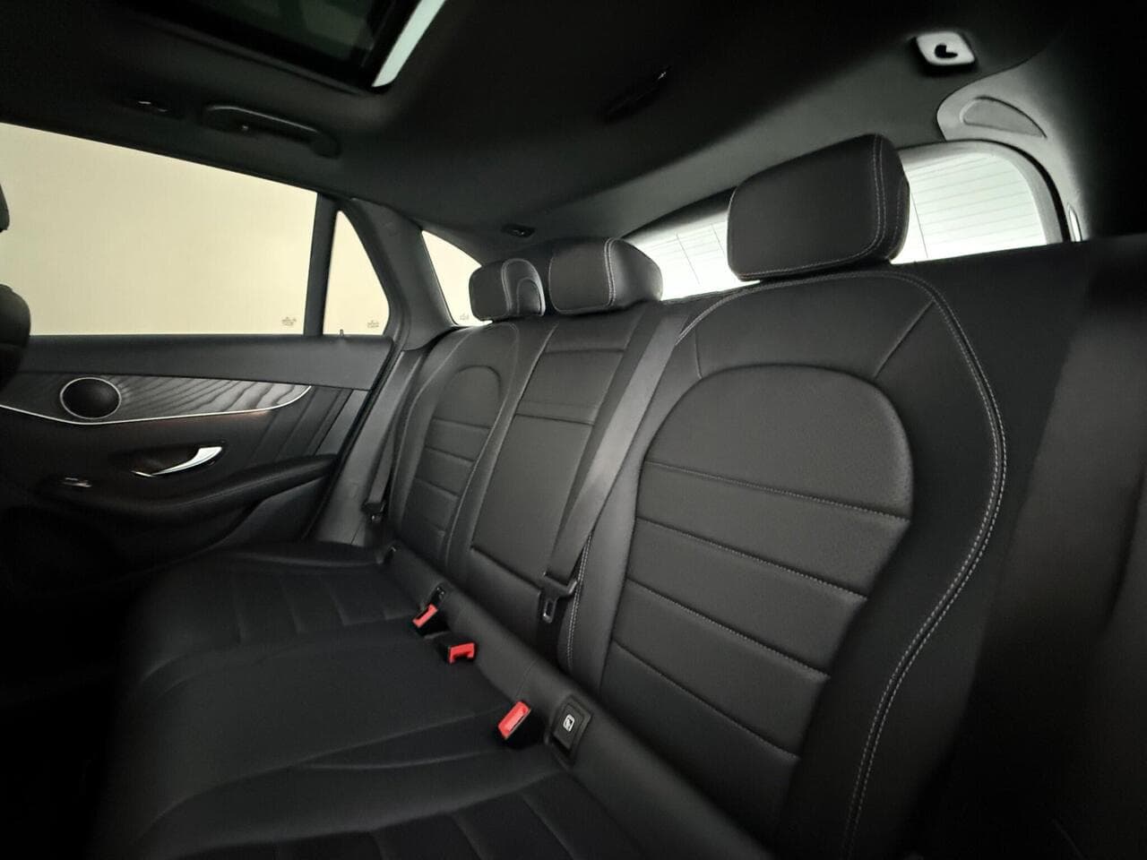 Mercedes-Benz GLC thumbnail Seats Rear