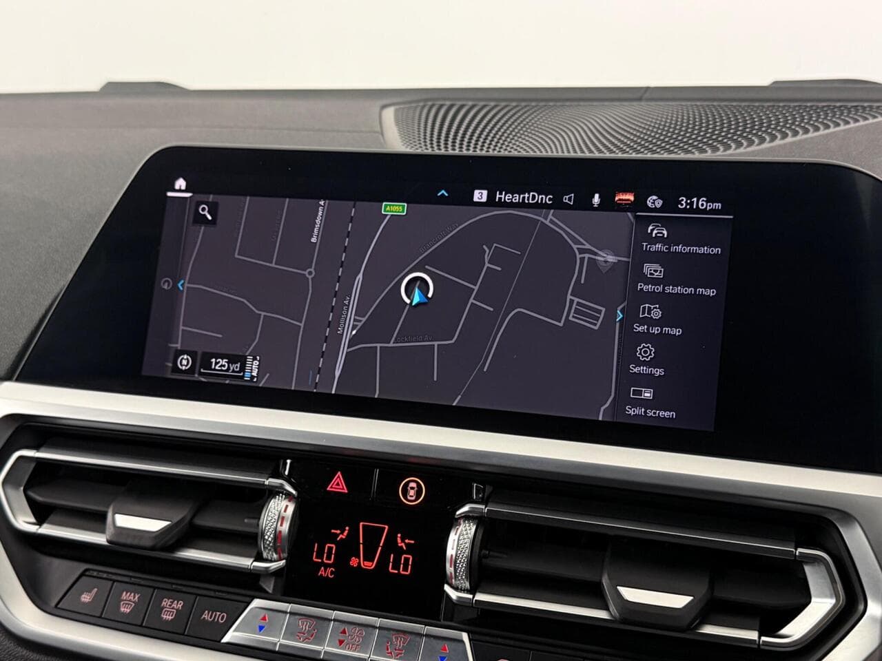 BMW 3 Series thumbnail Infotainment System