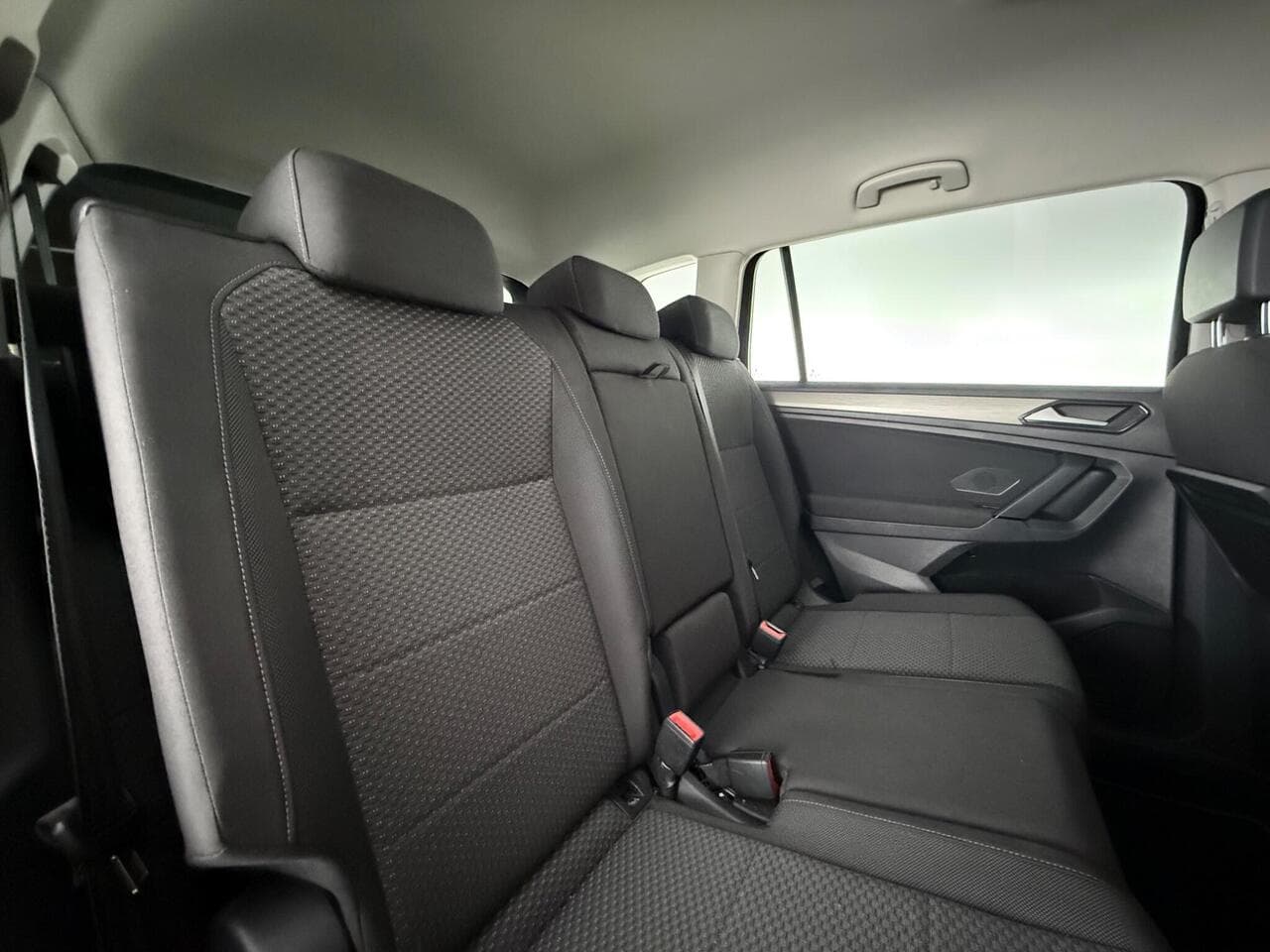 Volkswagen Tiguan Allspace thumbnail Seats Rear