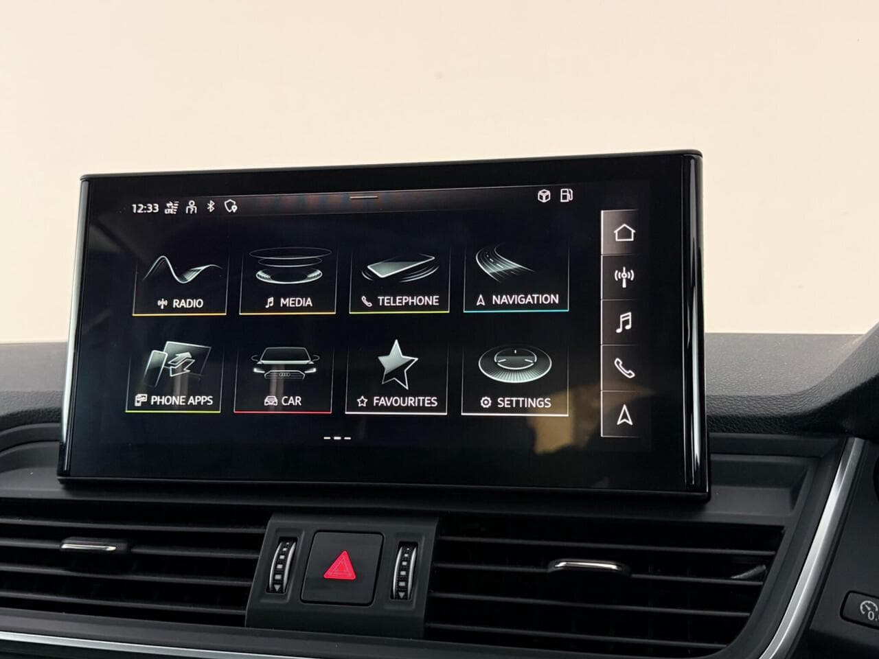Audi Q5 thumbnail Infotainment System