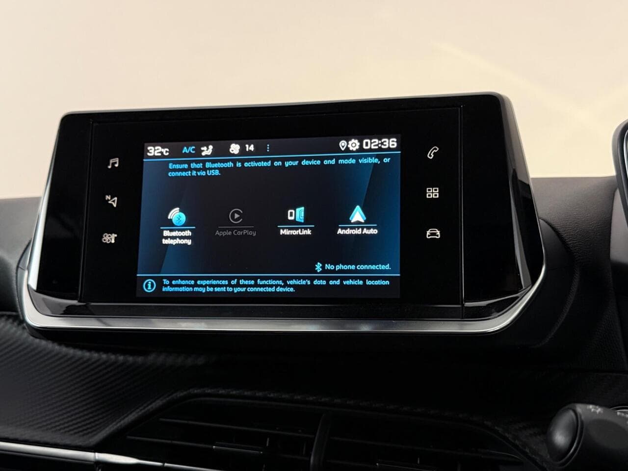 Peugeot 2008 thumbnail Infotainment System