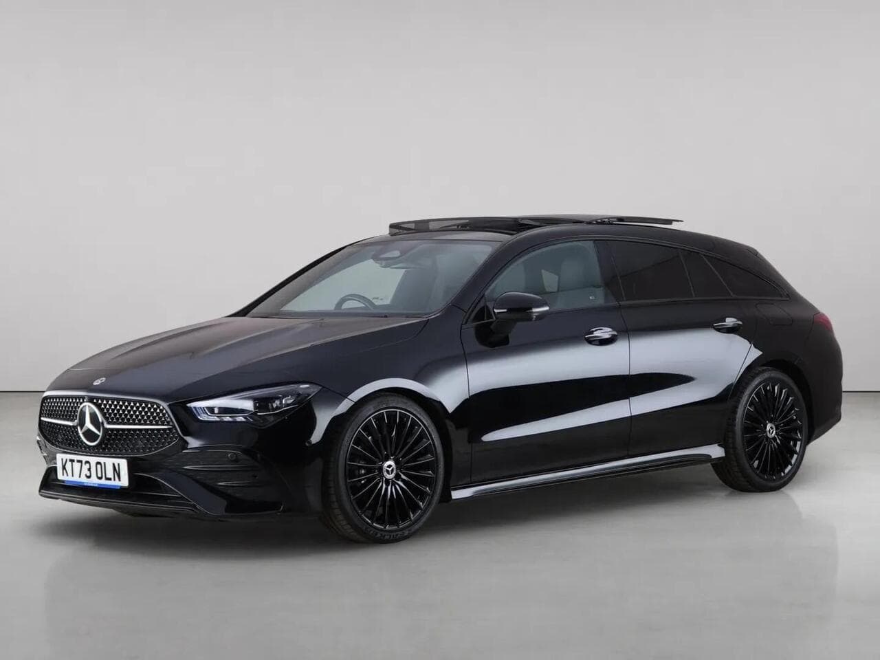 Mercedes-Benz CLA thumbnail Front Left