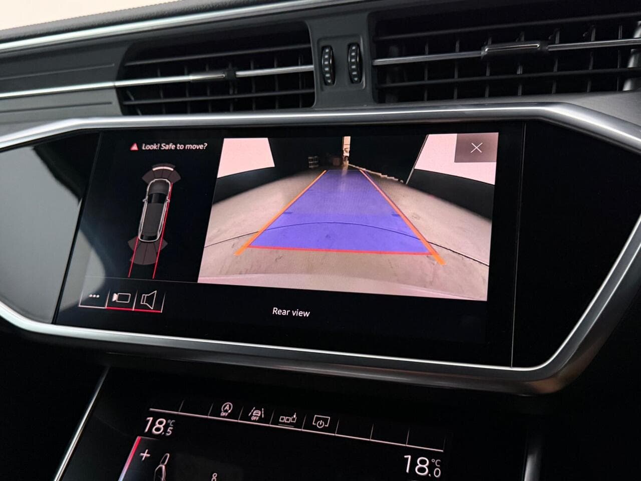 Audi A6 Avant thumbnail Infotainment System
