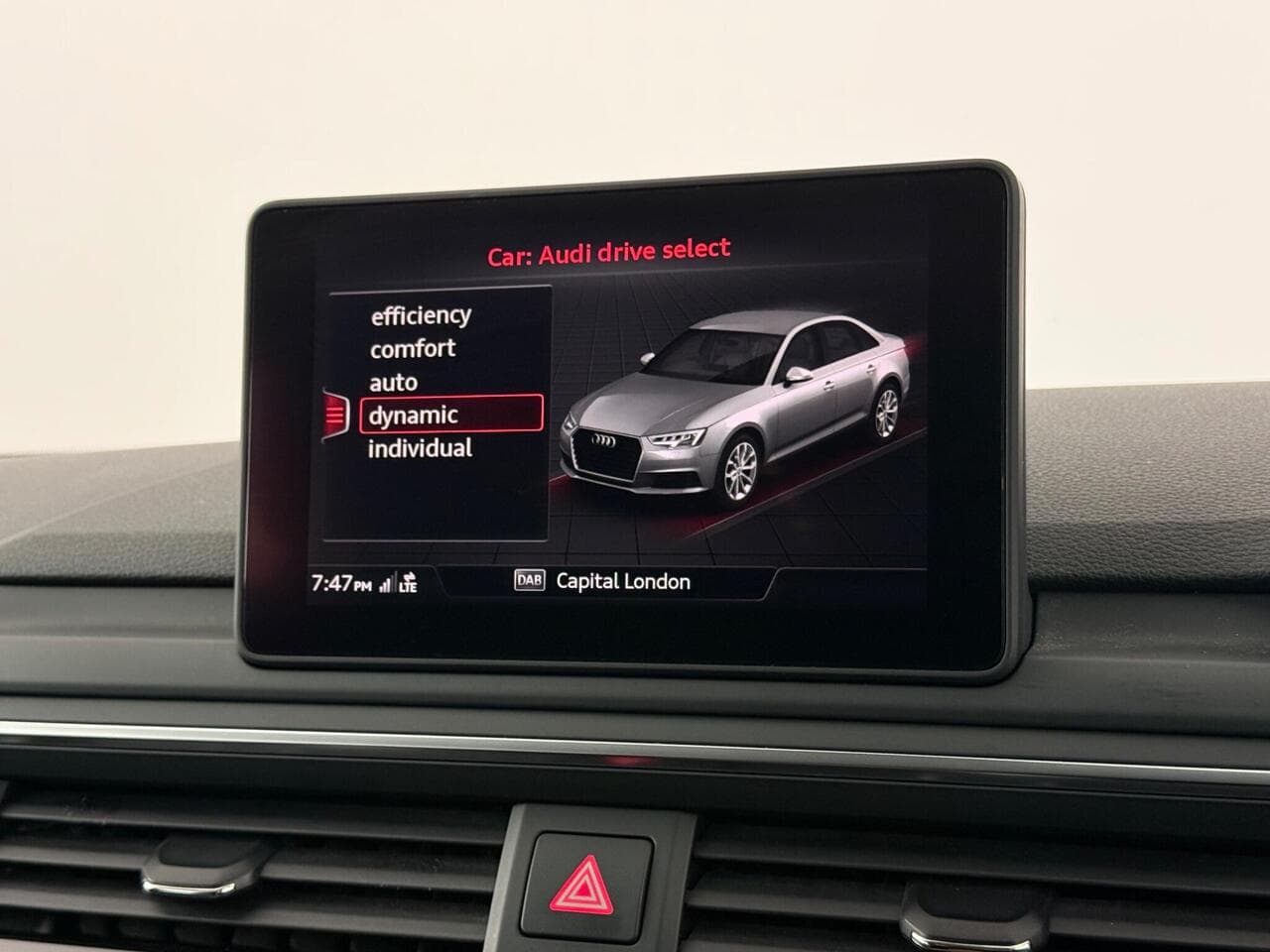 Audi A4 thumbnail Infotainment System