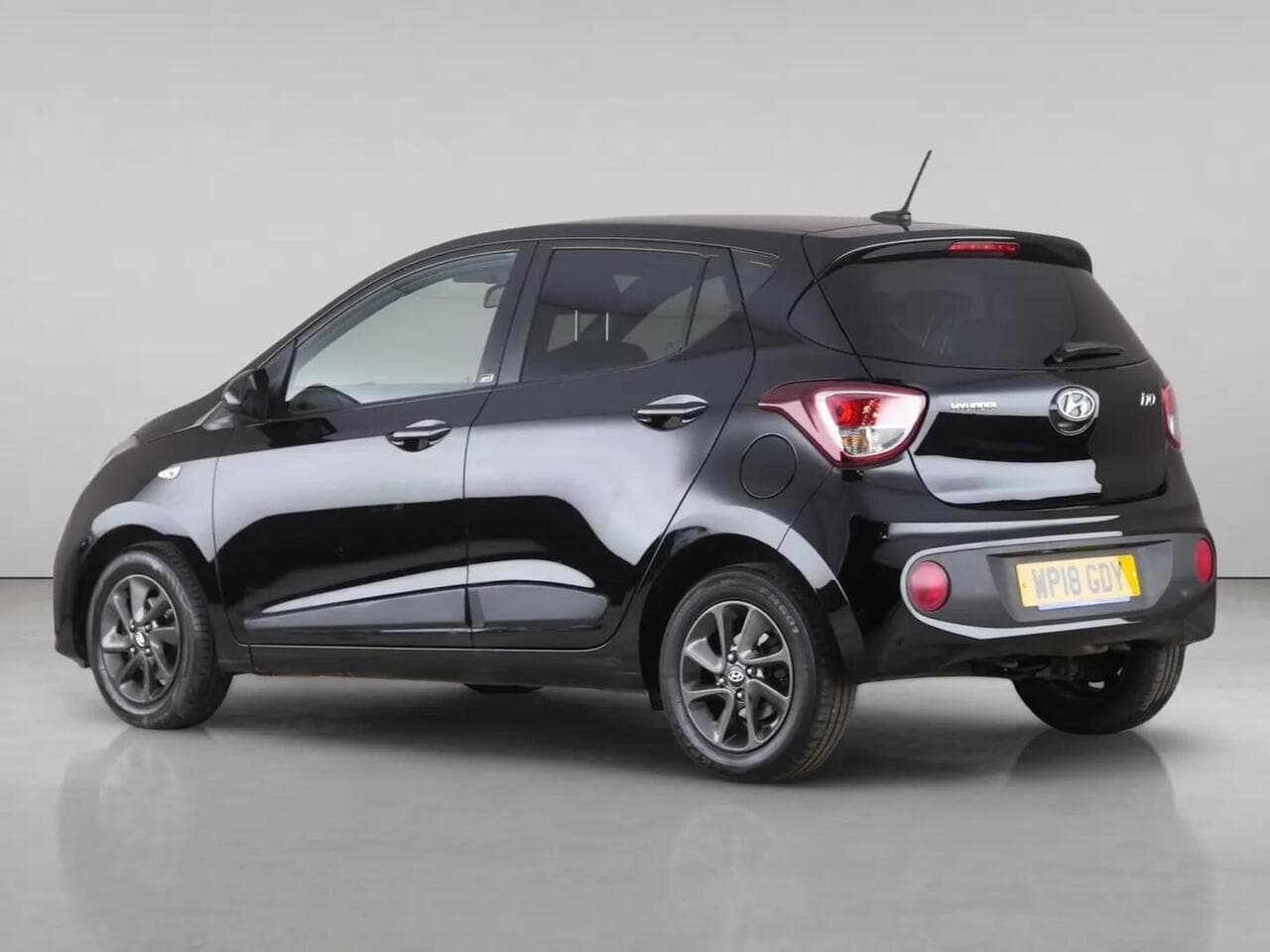 Hyundai i10 thumbnail Rear Left