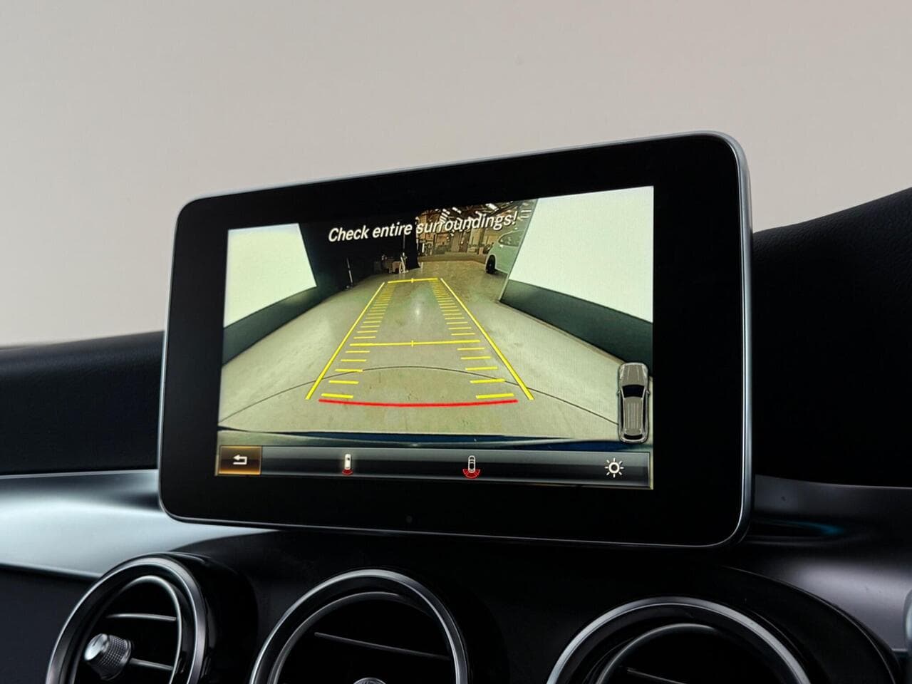 Mercedes-Benz GLC thumbnail Infotainment System
