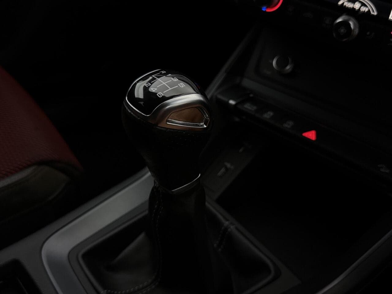 Audi Q3 thumbnail Interior Front