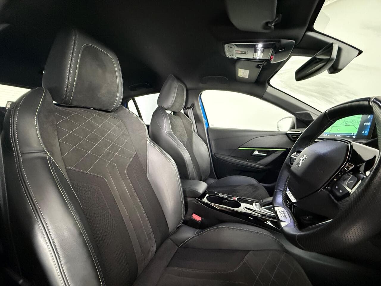 Peugeot 208 thumbnail Seat Driver