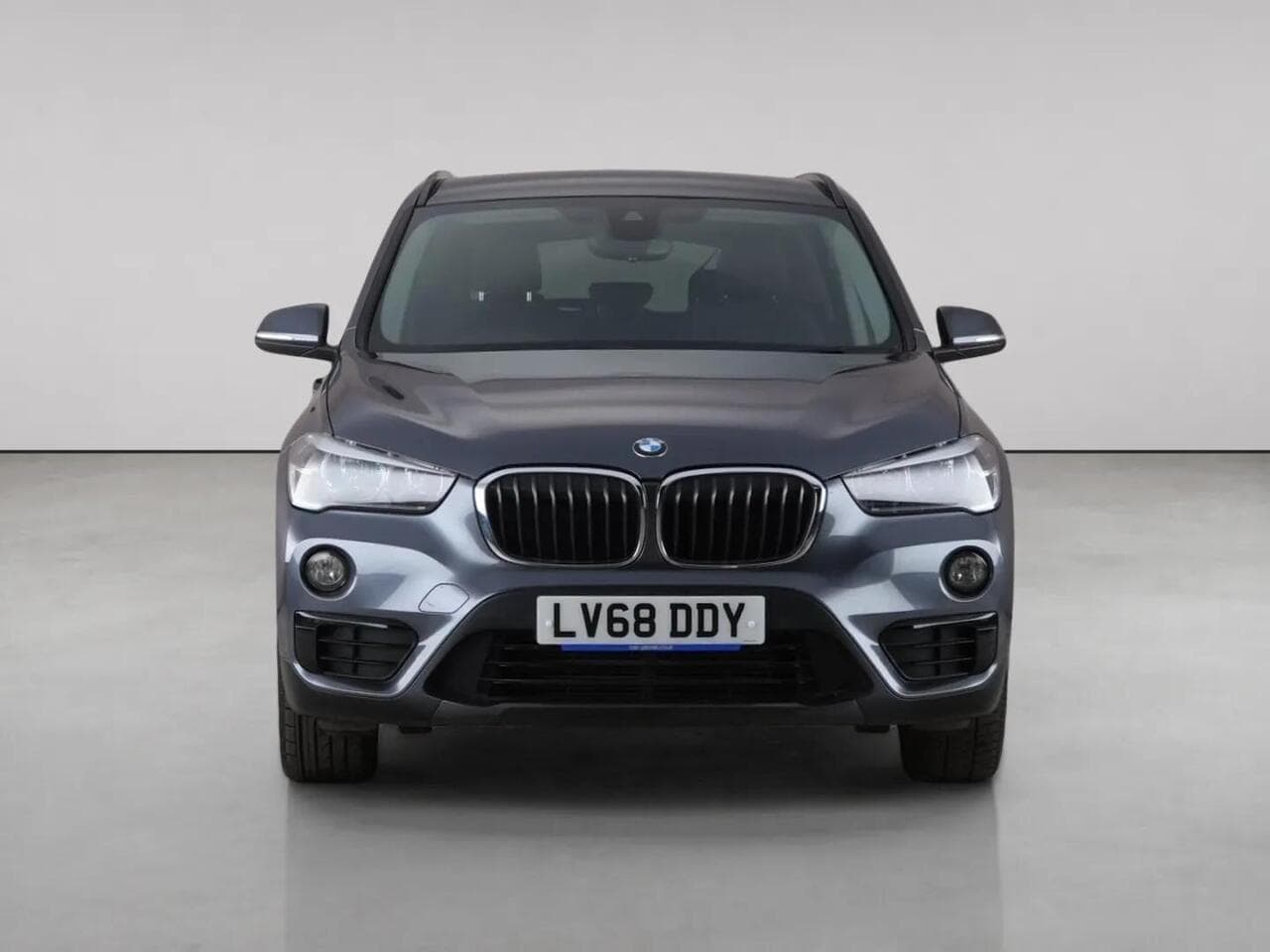 BMW X1 thumbnail Front