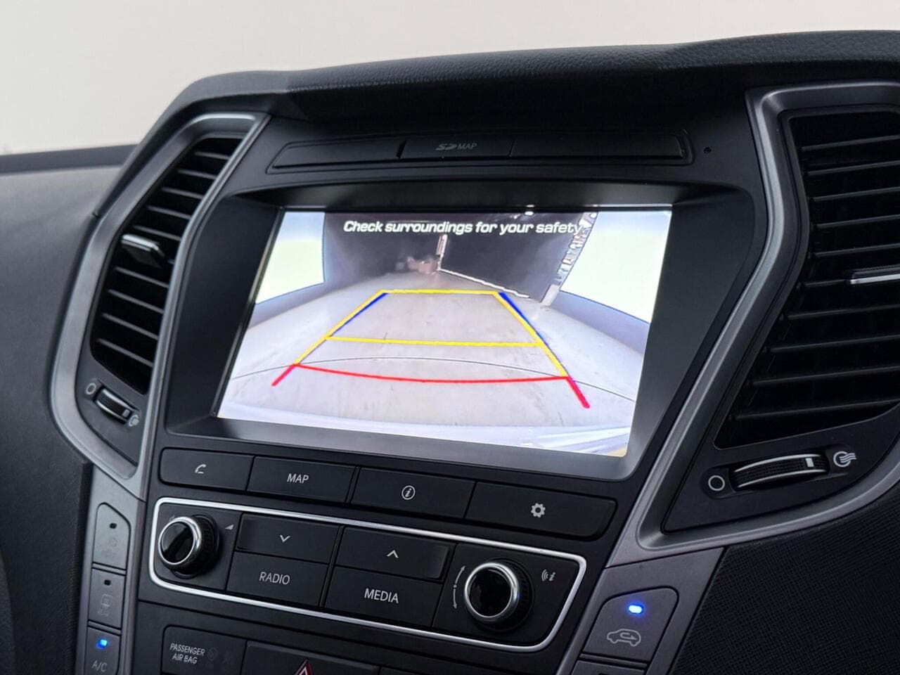 Hyundai Santa Fe thumbnail Infotainment System
