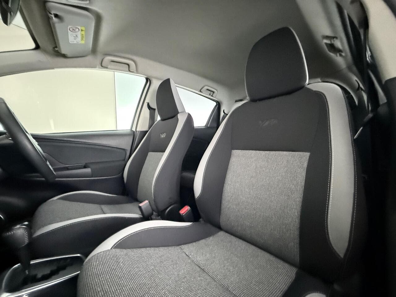 Toyota Yaris thumbnail Seat Front Passenger