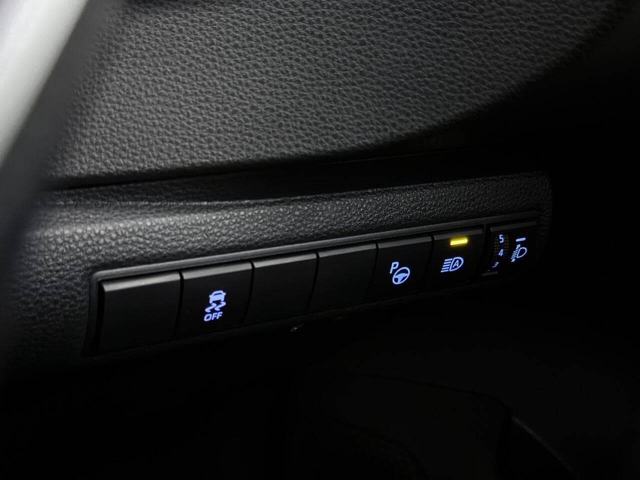 Toyota Corolla thumbnail Misc Controls