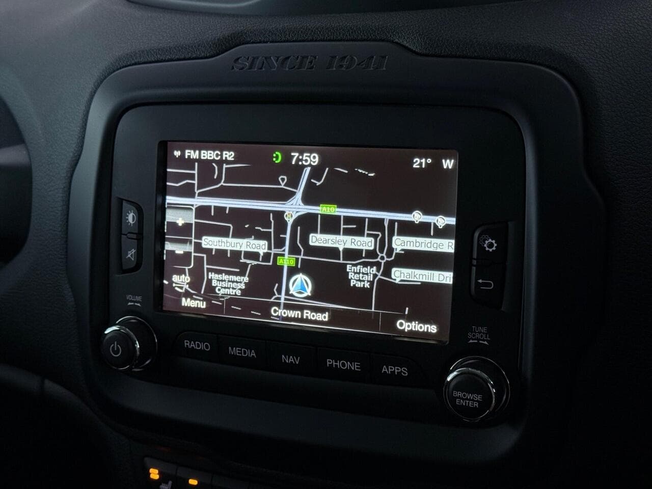 Jeep Renegade thumbnail Infotainment System