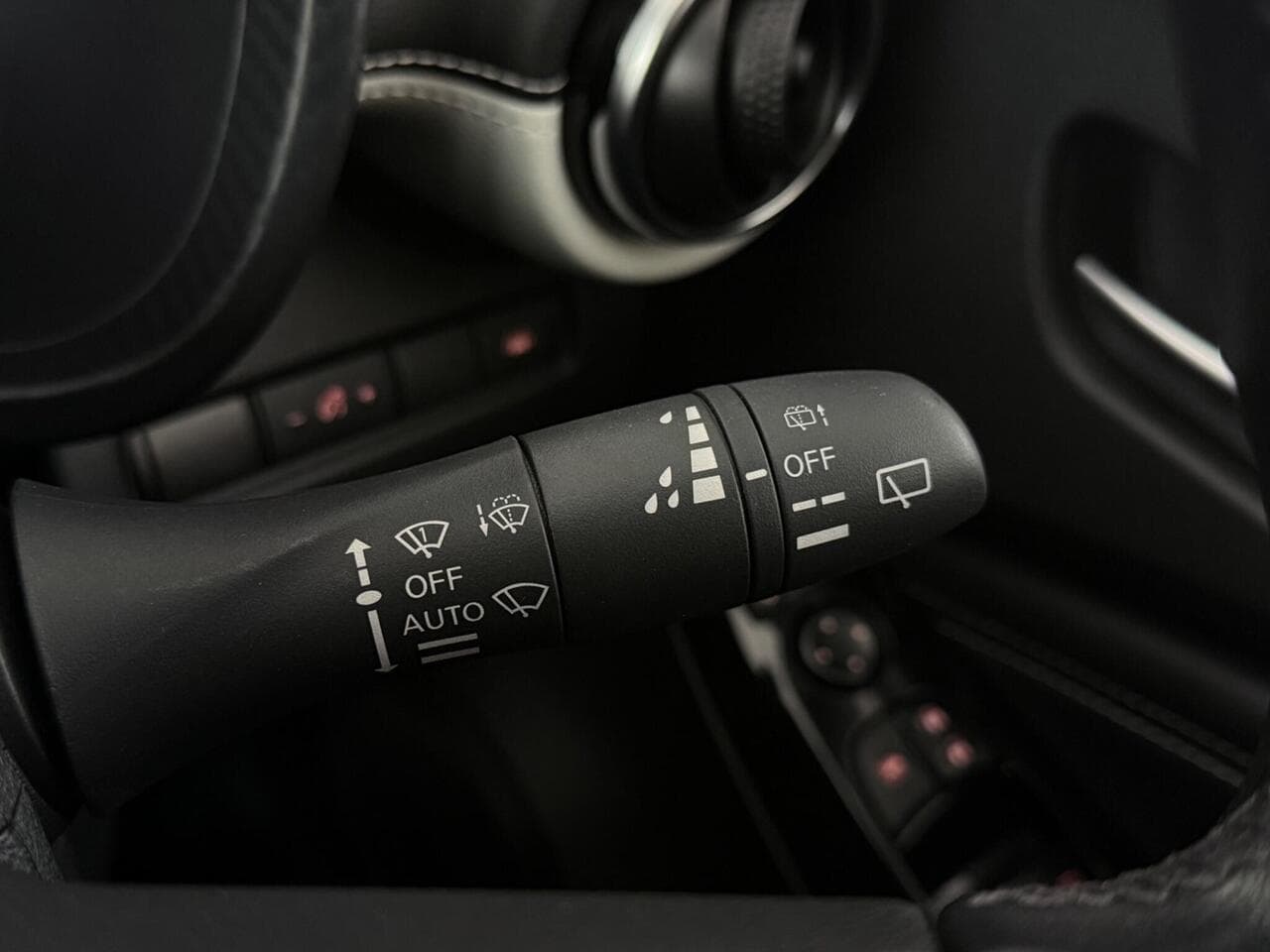 Nissan Juke thumbnail Misc Controls