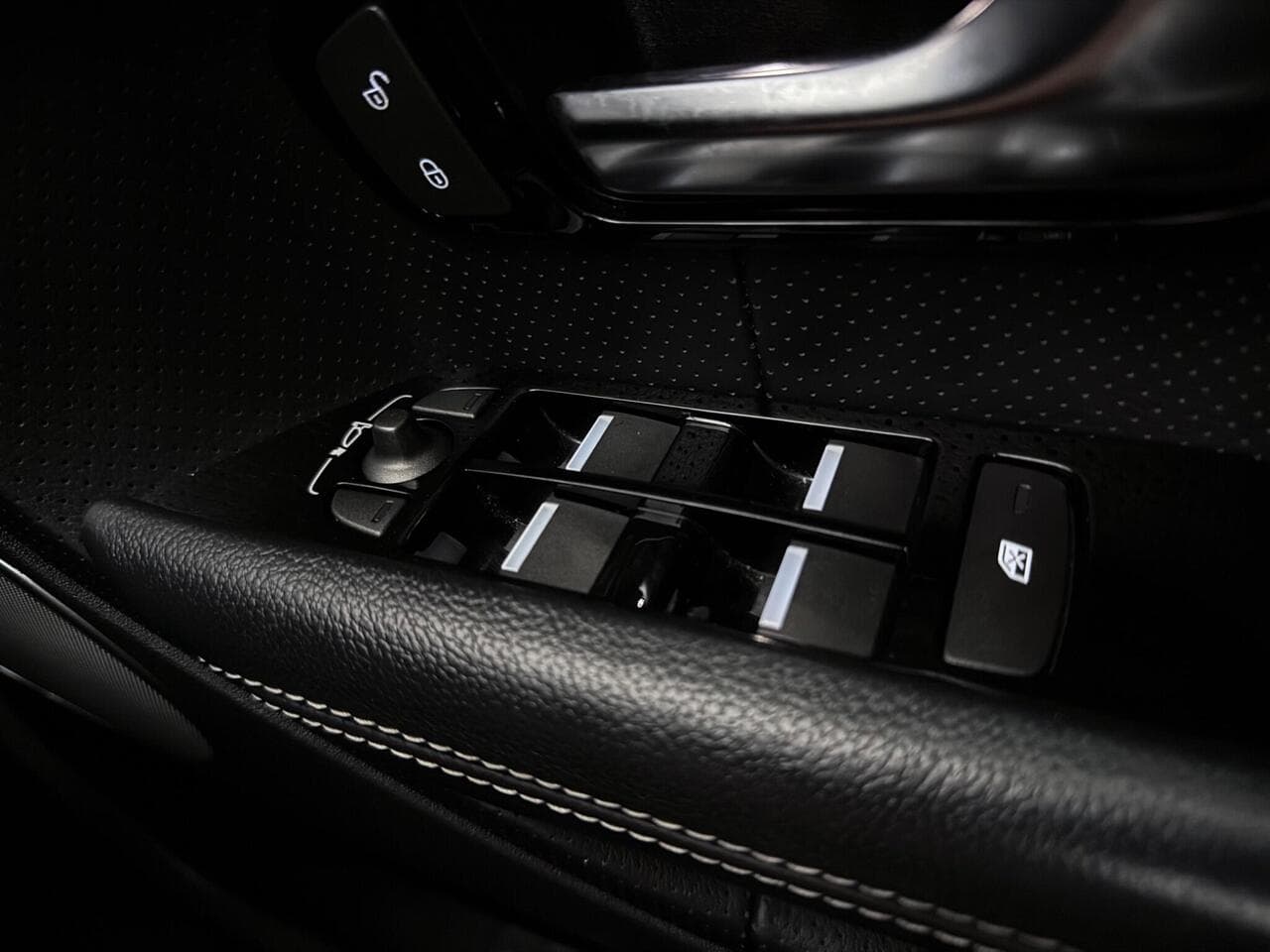 Land Rover Range Rover Evoque thumbnail Misc Controls