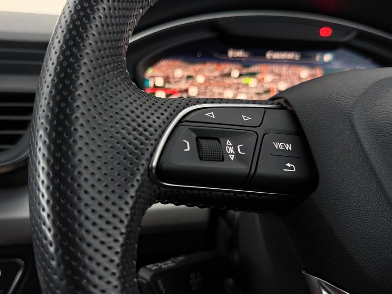 Audi Q5 thumbnail Misc Controls