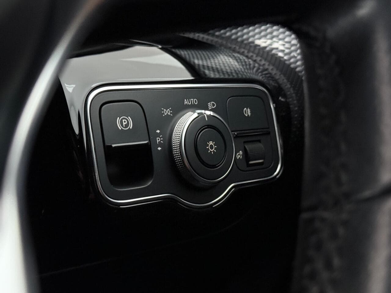 Mercedes-Benz A Class thumbnail Misc Controls