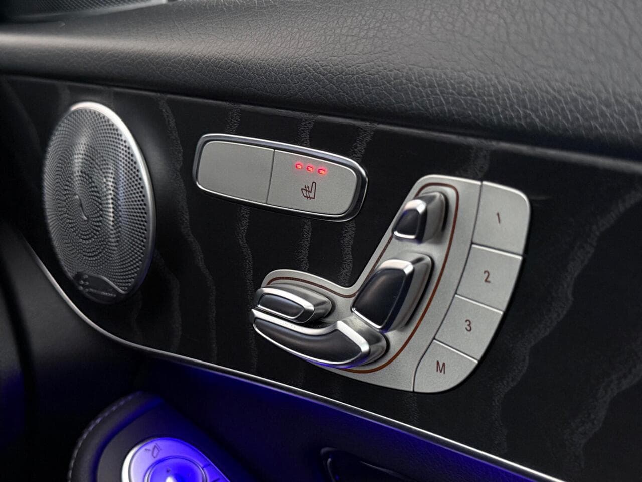Mercedes-Benz GLC thumbnail Misc Controls