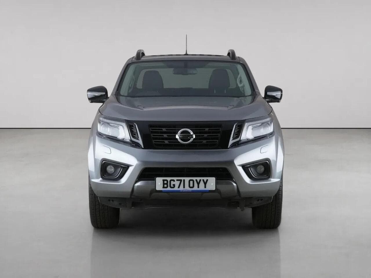 Nissan Navara thumbnail Front