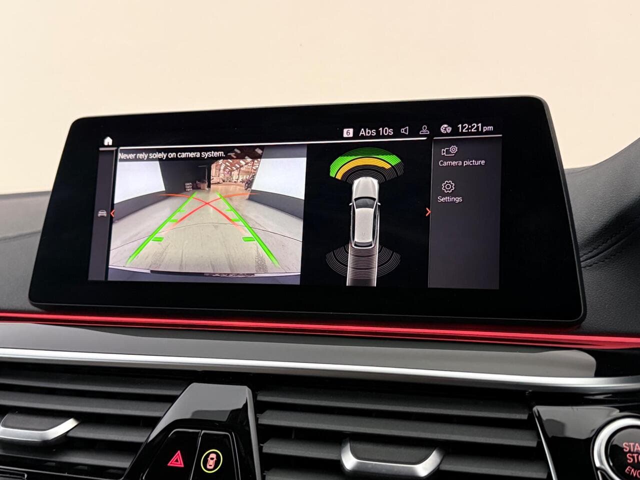 BMW 5 Series thumbnail Infotainment System