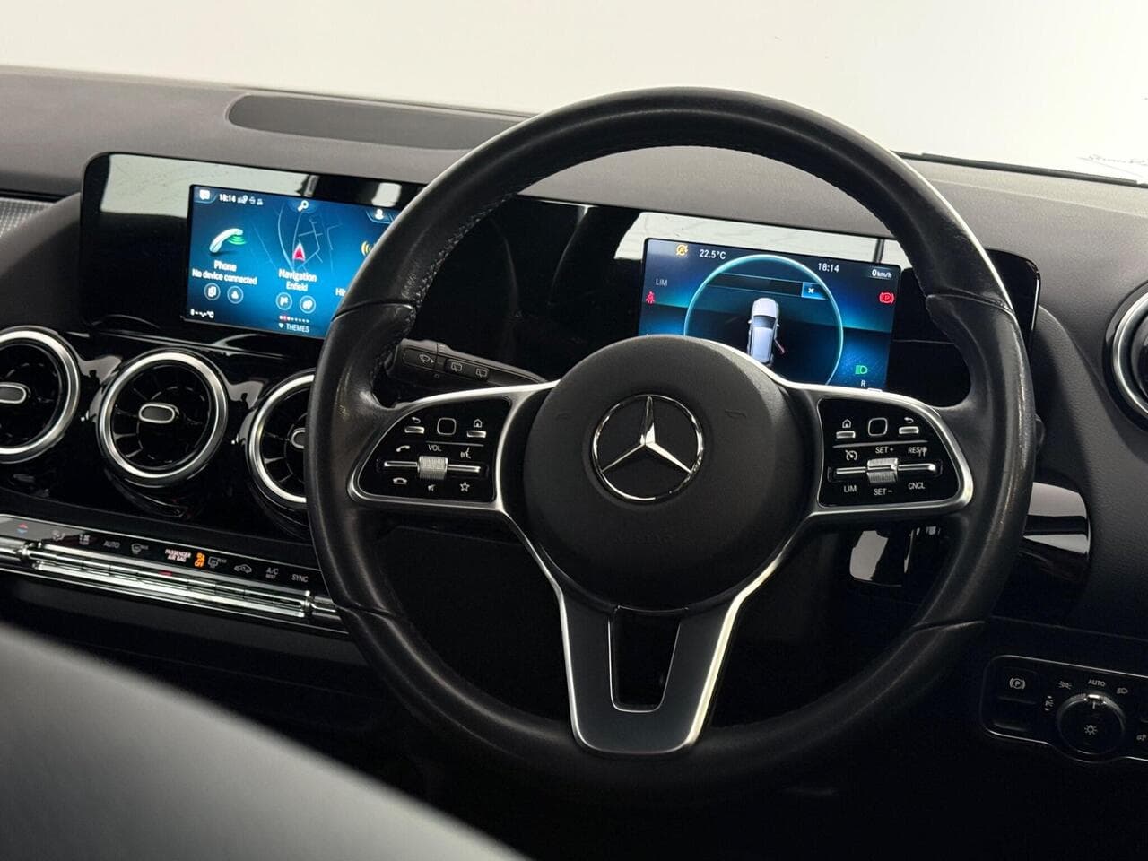 Mercedes-Benz B Class thumbnail Steering Wheel