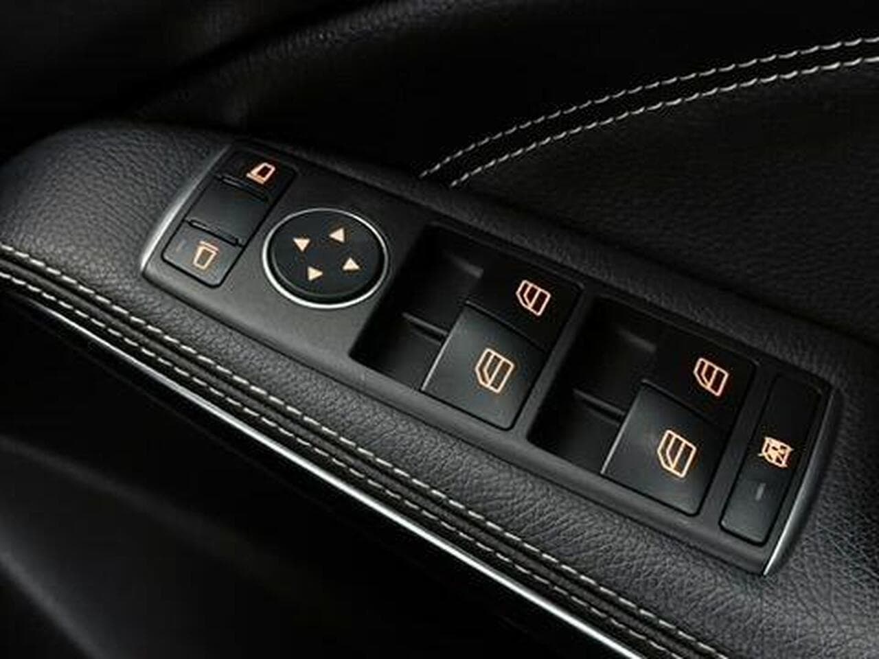 Mercedes-Benz GLA thumbnail Misc Controls