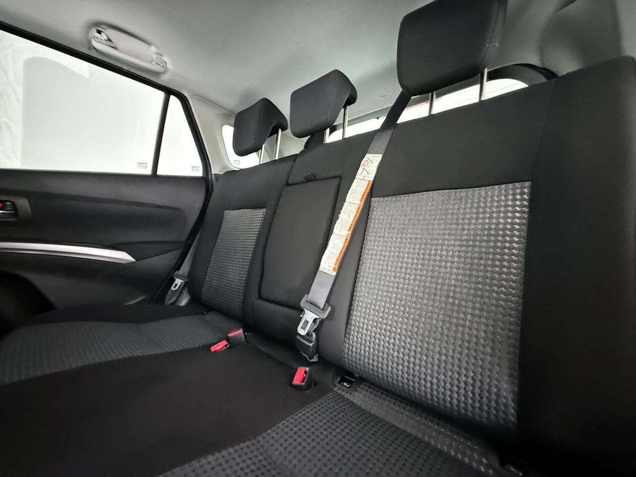 Suzuki S-Cross thumbnail Seats Rear