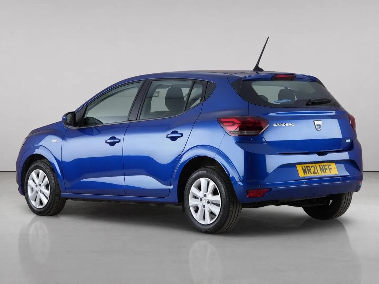 Dacia Sandero thumbnail Rear Left