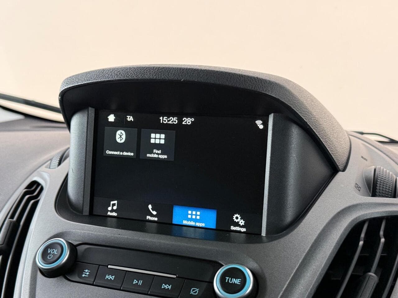 Ford Transit Courier thumbnail Infotainment System
