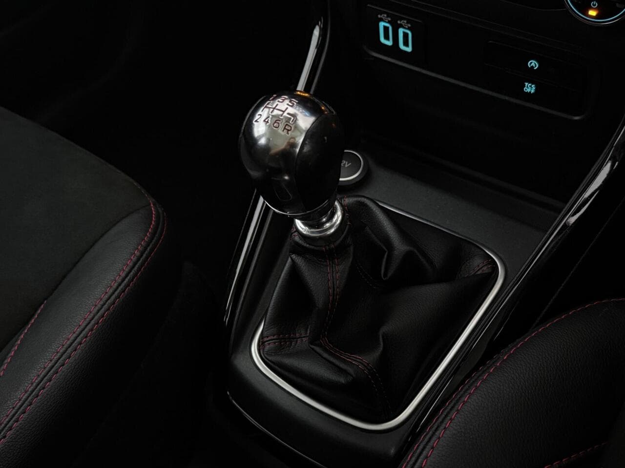 Ford EcoSport thumbnail Interior Front