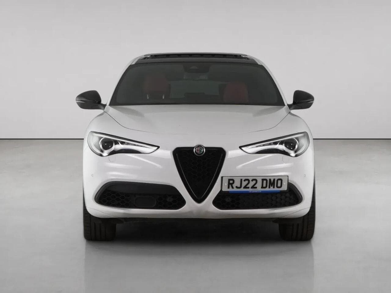 Alfa Romeo Stelvio thumbnail Front