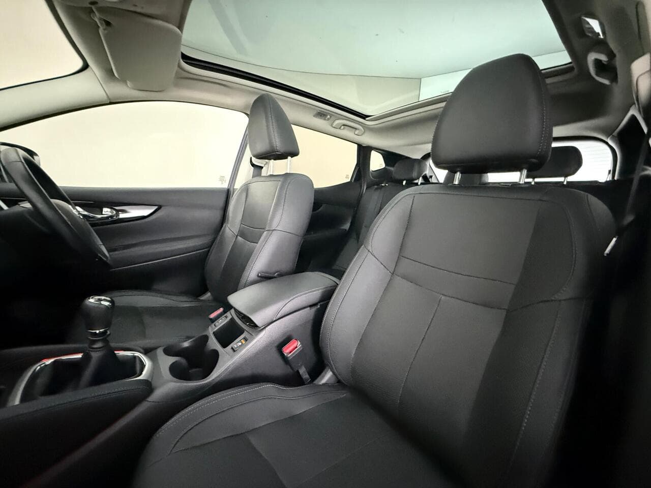 Nissan Qashqai thumbnail Seat Front Passenger
