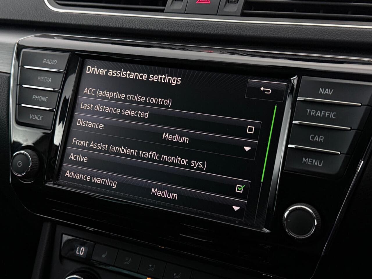 Skoda Superb thumbnail Infotainment System