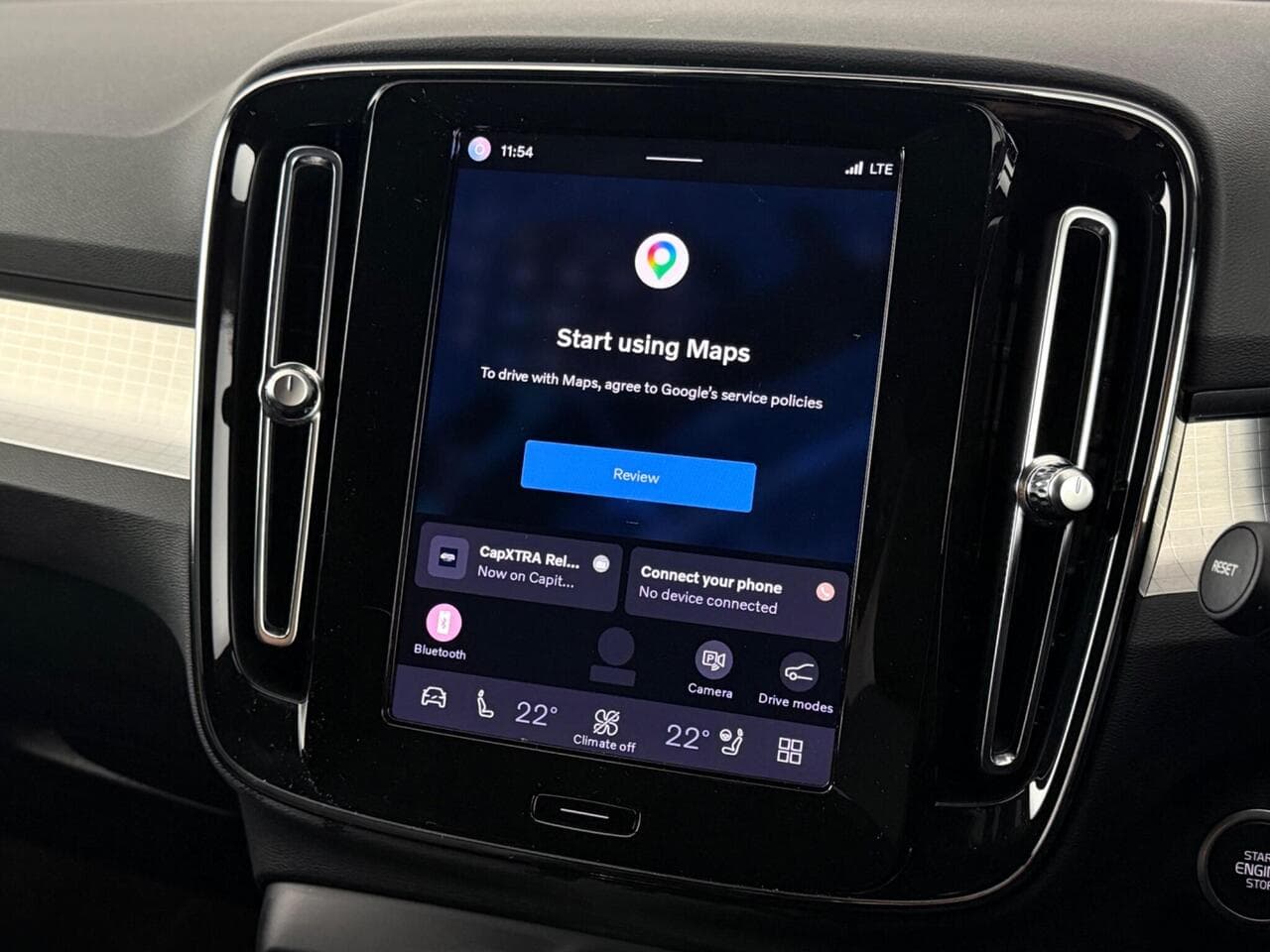 Volvo XC40 thumbnail Infotainment System
