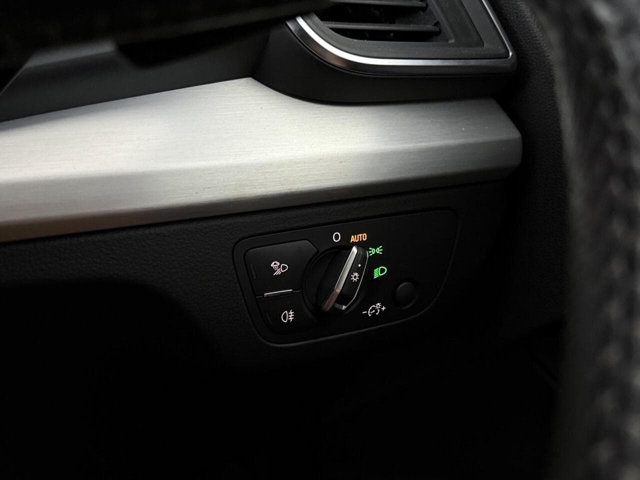 Audi Q5 thumbnail Misc Controls