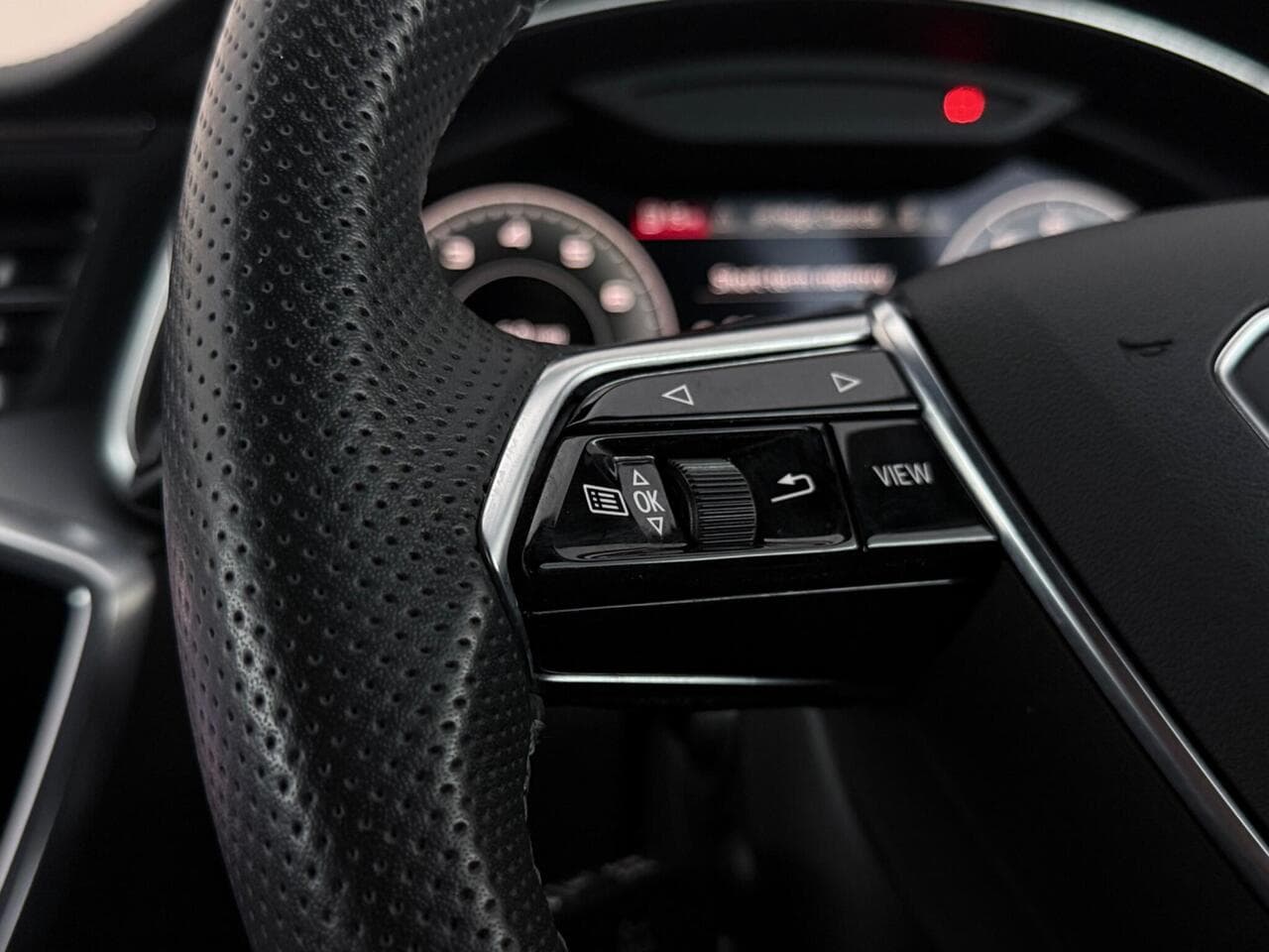 Audi A6 Saloon thumbnail Misc Controls