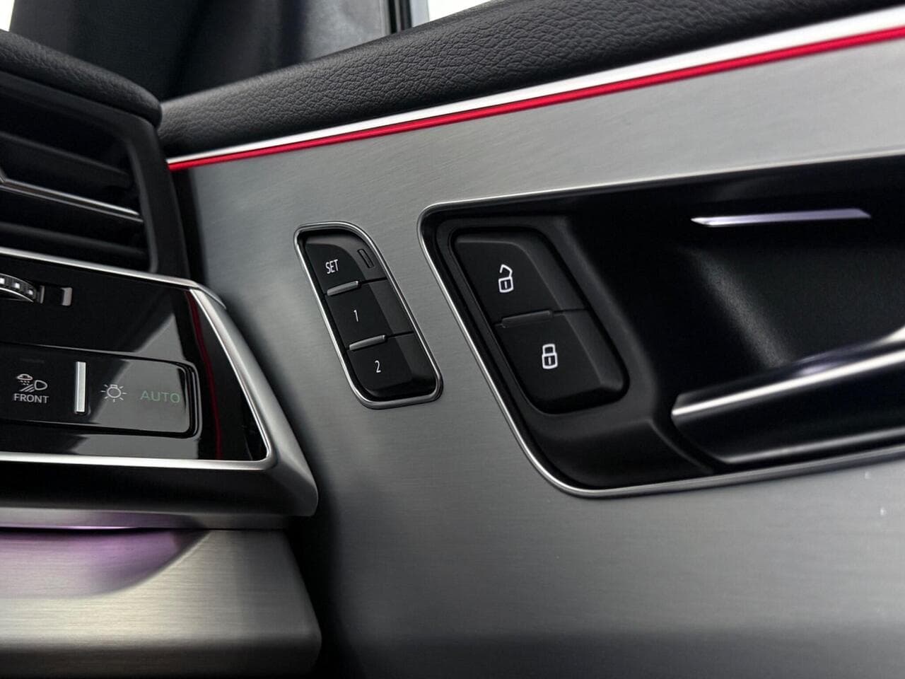 Audi Q8 thumbnail Misc Controls
