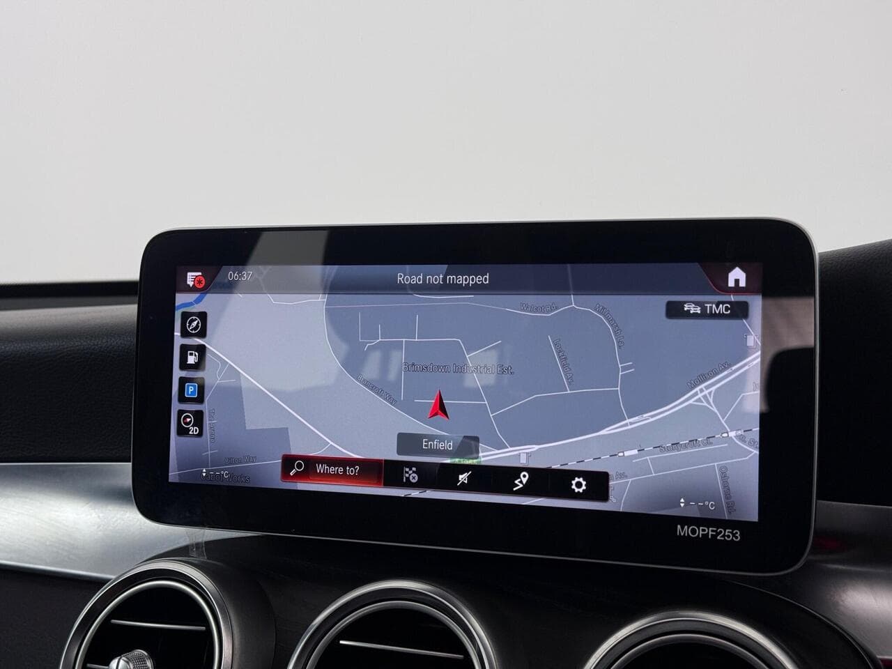 Mercedes-Benz GLC thumbnail Infotainment System