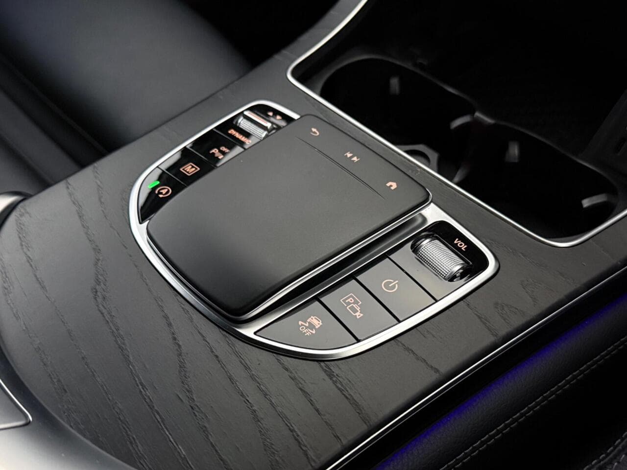 Mercedes-Benz GLC thumbnail Interior Front