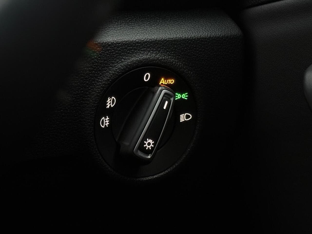 Volkswagen T-Roc thumbnail Misc Controls