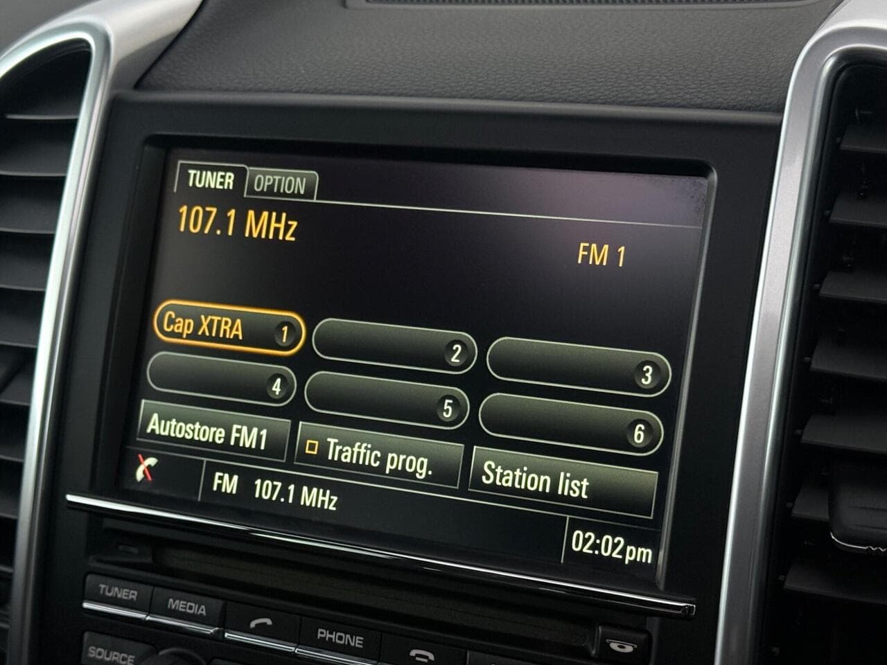 Porsche Cayenne thumbnail Infotainment System