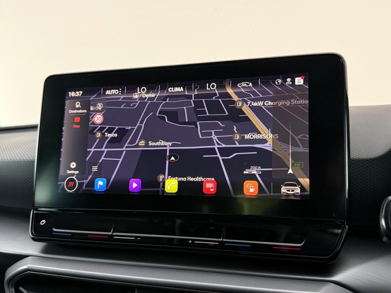 SEAT Leon thumbnail Infotainment System