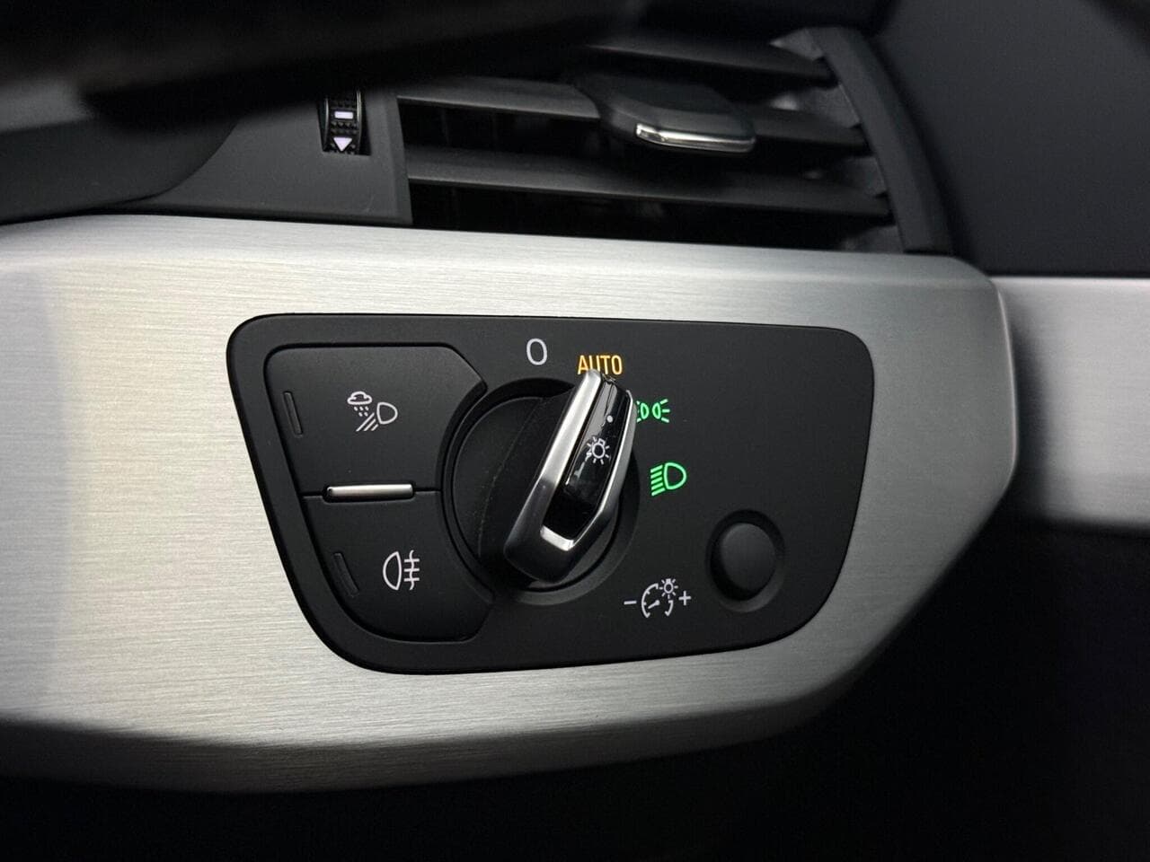 Audi A4 thumbnail Misc Controls