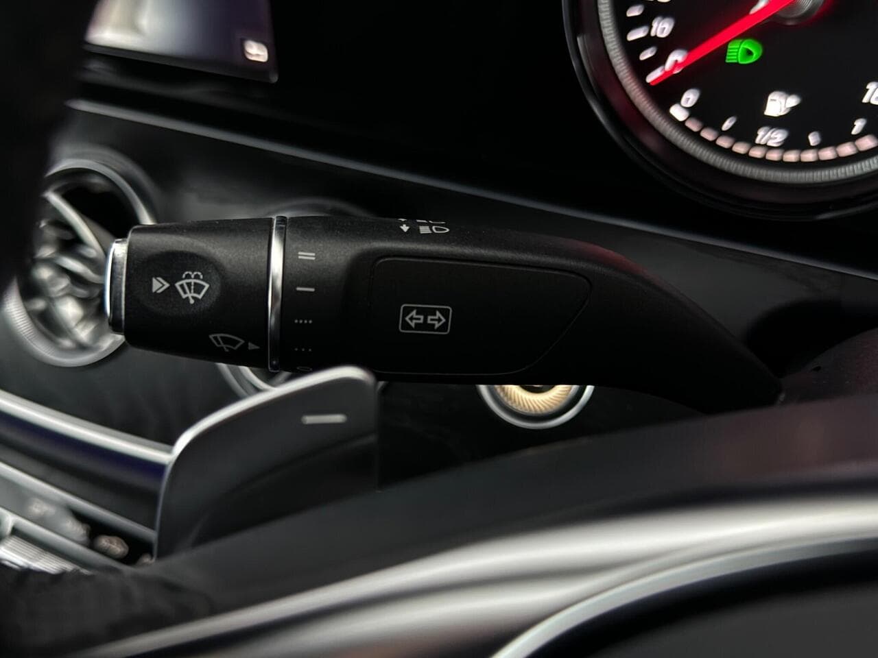 Mercedes-Benz E Class thumbnail Misc Controls