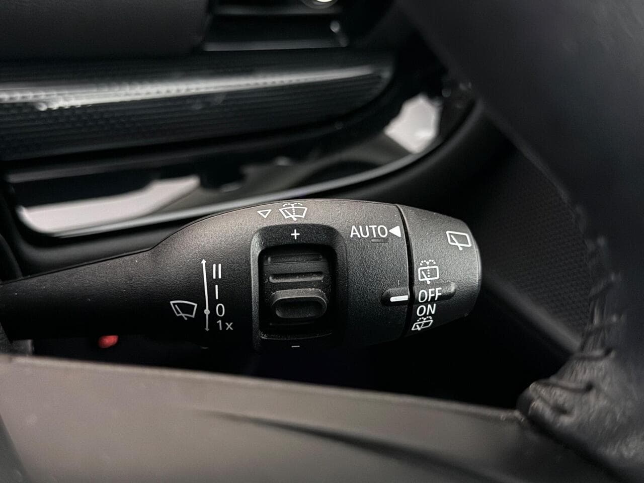 MINI Clubman thumbnail Misc Controls